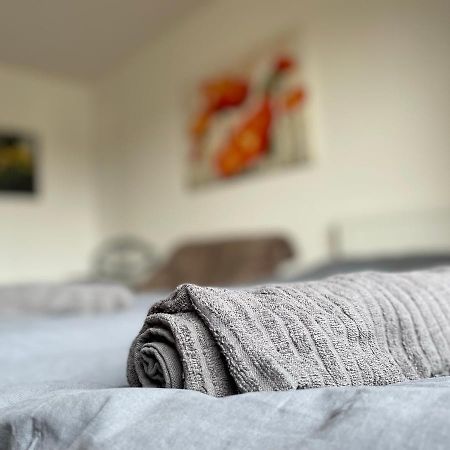 Schöne einfache Ferienwohnung mitten in Oldenburg Exterior foto