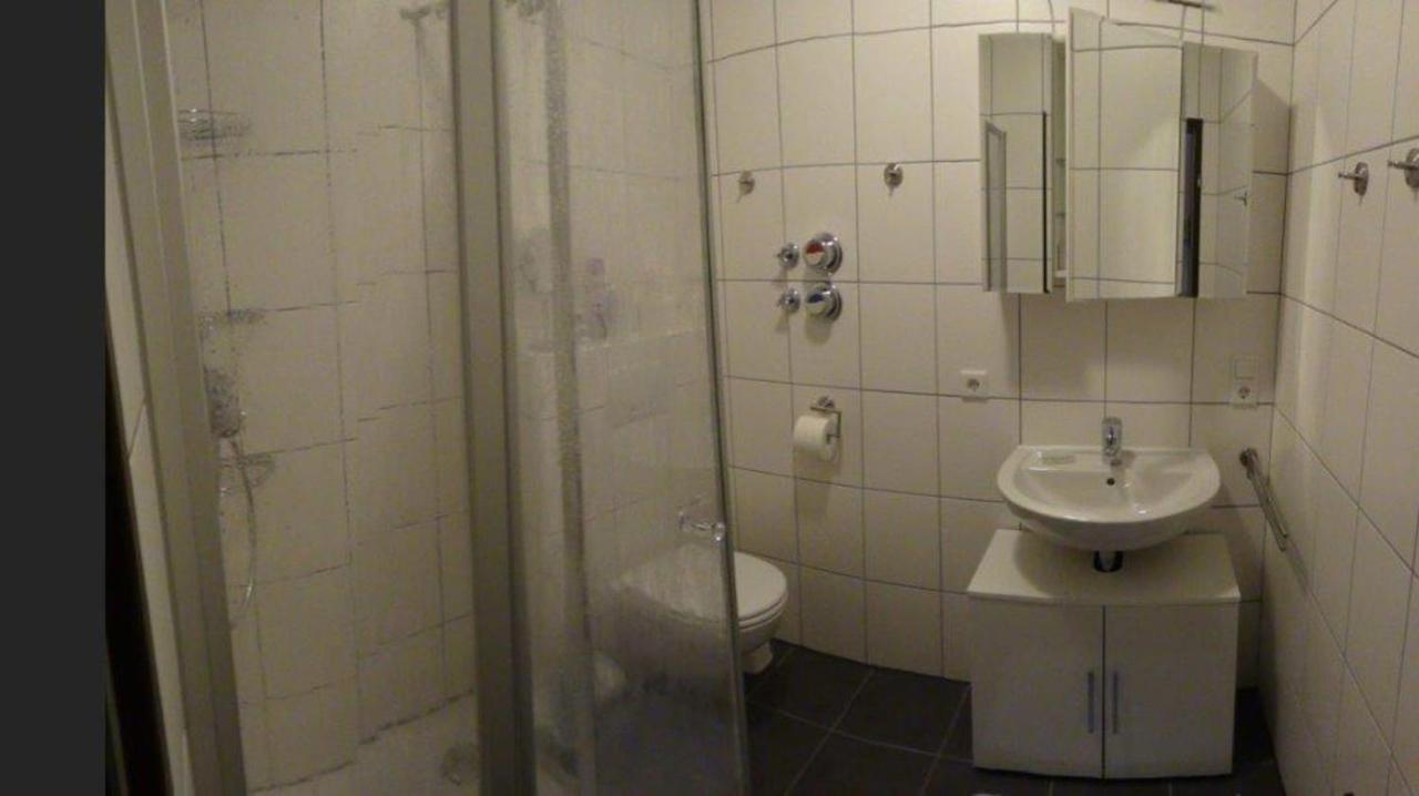 Schöne einfache Ferienwohnung mitten in Oldenburg Exterior foto