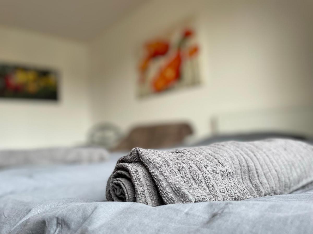 Schöne einfache Ferienwohnung mitten in Oldenburg Exterior foto